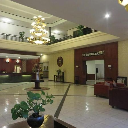 Insumo Palace Hotels & Resorts Kediri  Exteriör bild