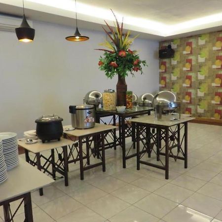Insumo Palace Hotels & Resorts Kediri  Exteriör bild