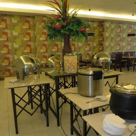 Insumo Palace Hotels & Resorts Kediri  Exteriör bild