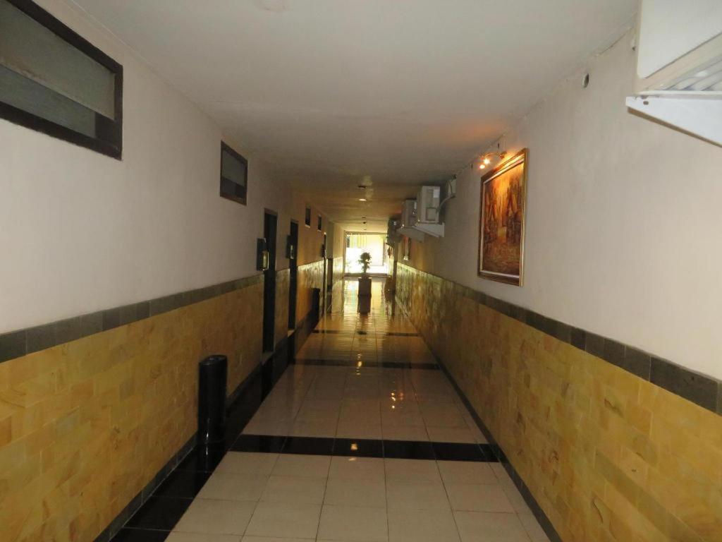 Insumo Palace Hotels & Resorts Kediri  Exteriör bild